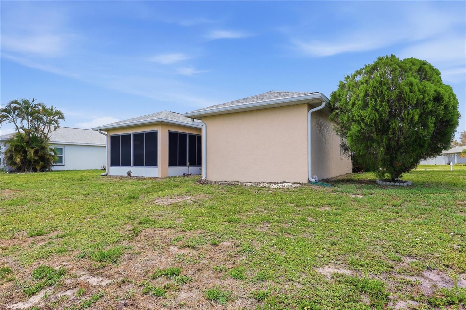 COUNTRY MEADOWS - Residential