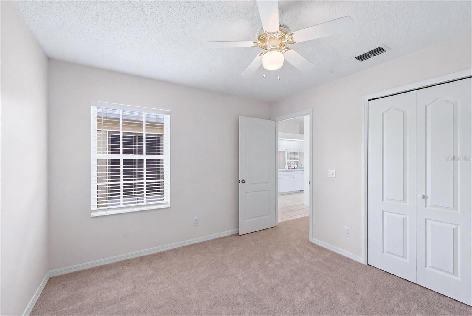 COUNTRY MEADOWS - Residential