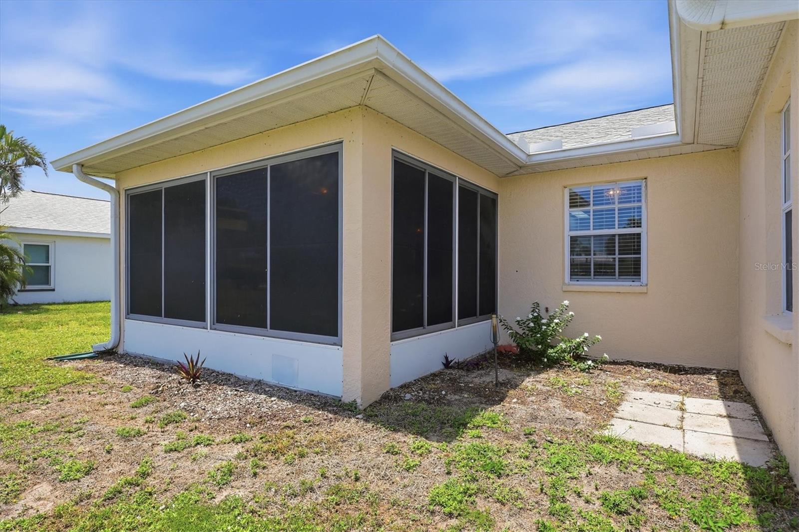 COUNTRY MEADOWS - Residential