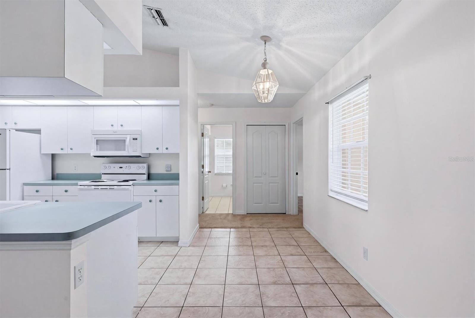 COUNTRY MEADOWS - Residential