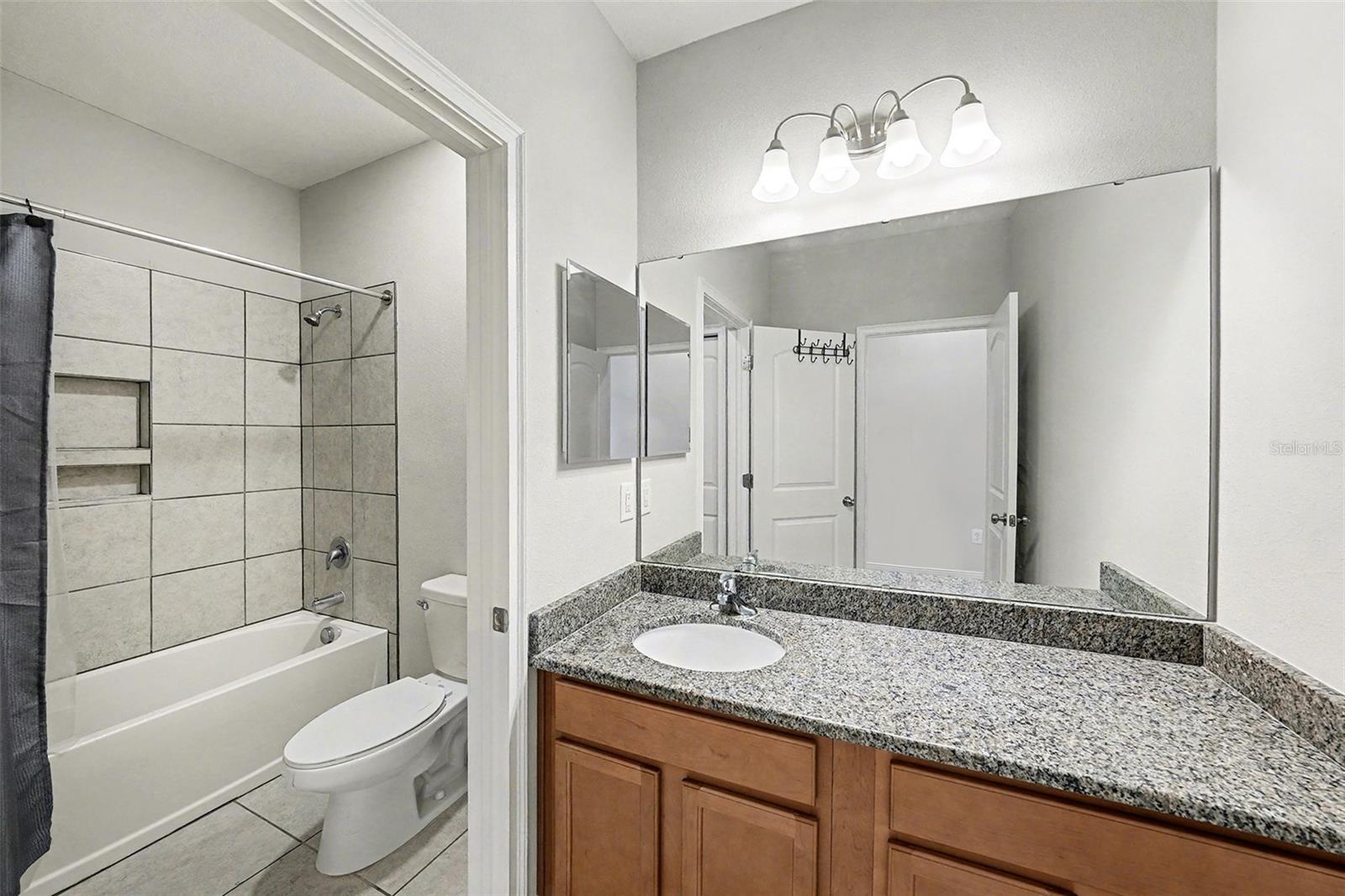 LAKESIDE PH 6 - Residential