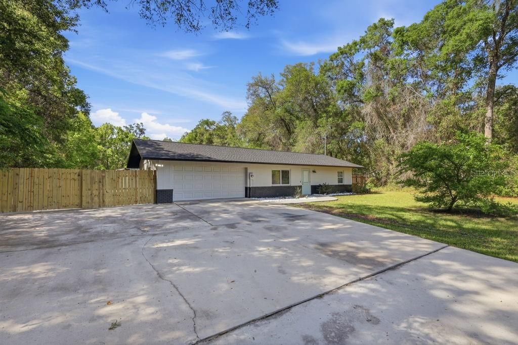 Photo of 550 E Minnesota Avenue, Orange City, FL 32763 (MLS # O6399549)