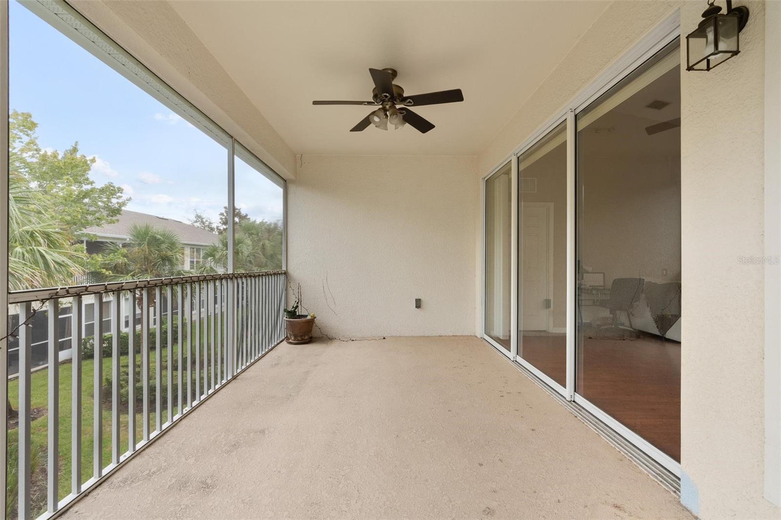 CARRIAGE HOMES AT DUNWOODY COMMONS A CONDO - Residential