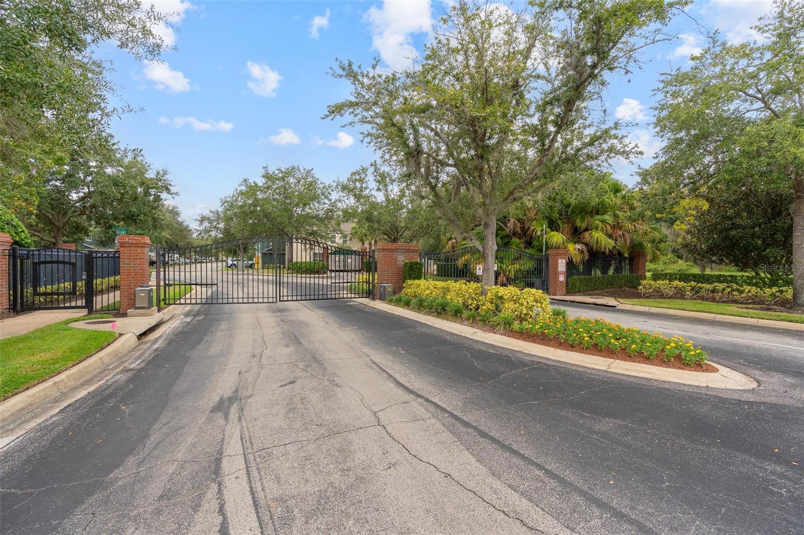 CARRIAGE HOMES AT DUNWOODY COMMONS A CONDO - Residential