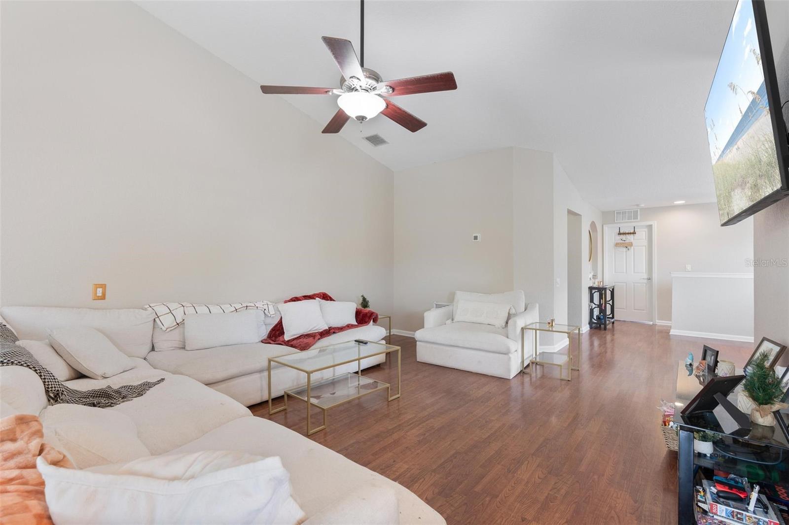 529 HOCKENDALE COVE