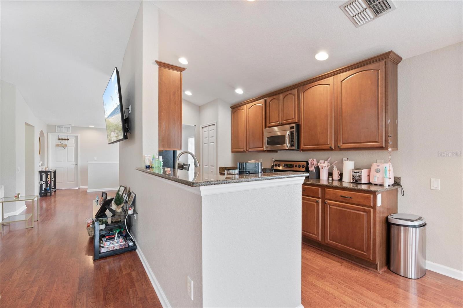 CARRIAGE HOMES AT DUNWOODY COMMONS A CONDO - Residential