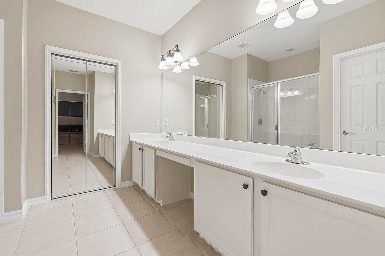 CARRIAGE HOMES AT DUNWOODY COMMONS A CONDO - Residential