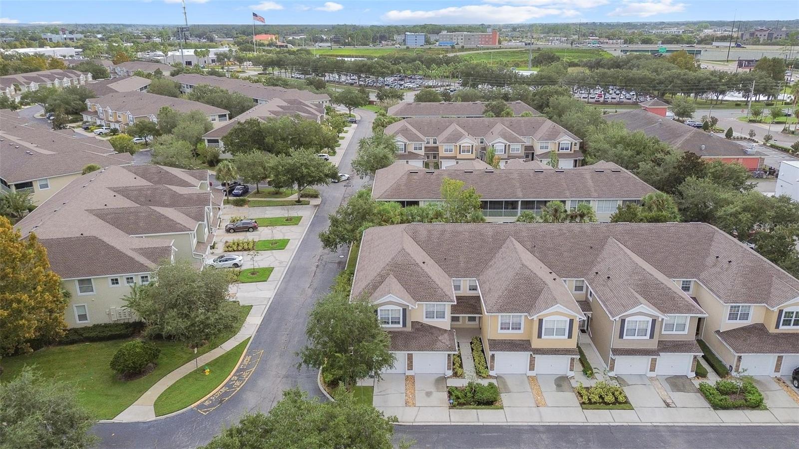 CARRIAGE HOMES AT DUNWOODY COMMONS A CONDO - Residential