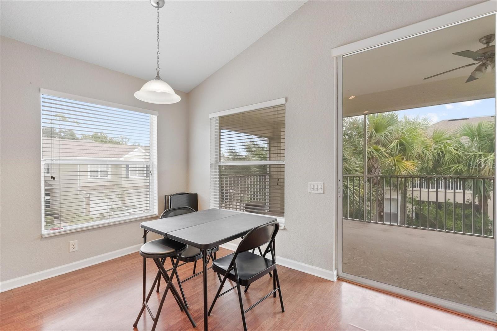 CARRIAGE HOMES AT DUNWOODY COMMONS A CONDO - Residential