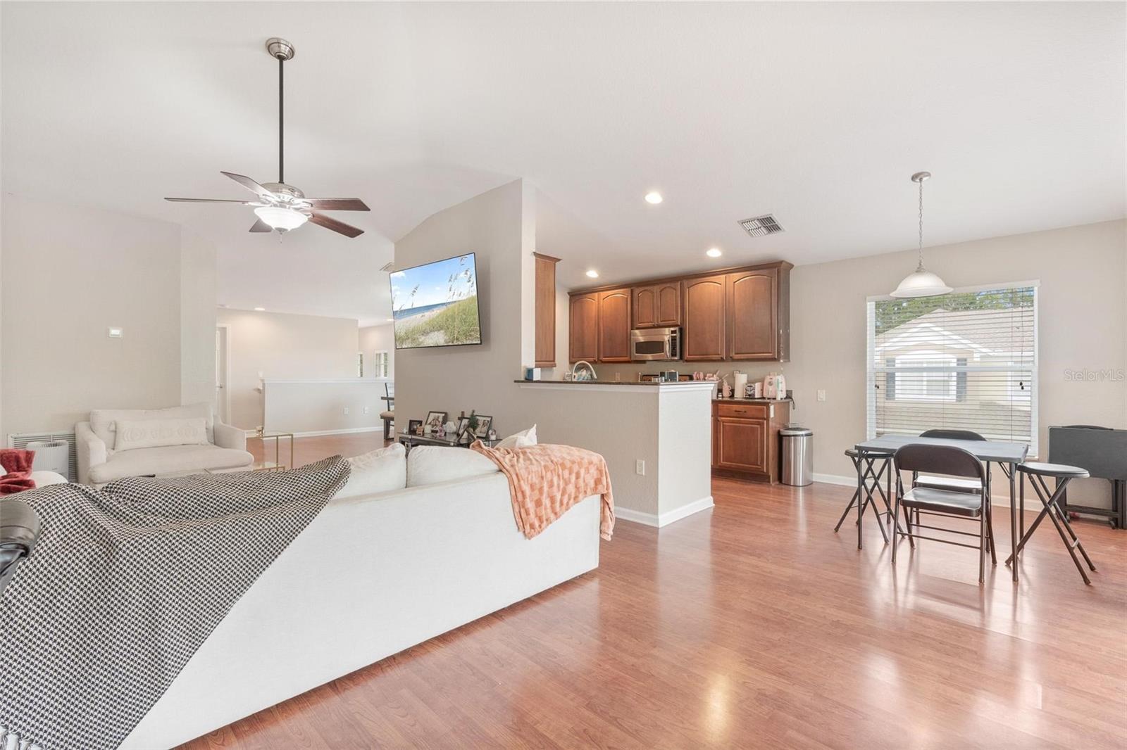 CARRIAGE HOMES AT DUNWOODY COMMONS A CONDO - Residential