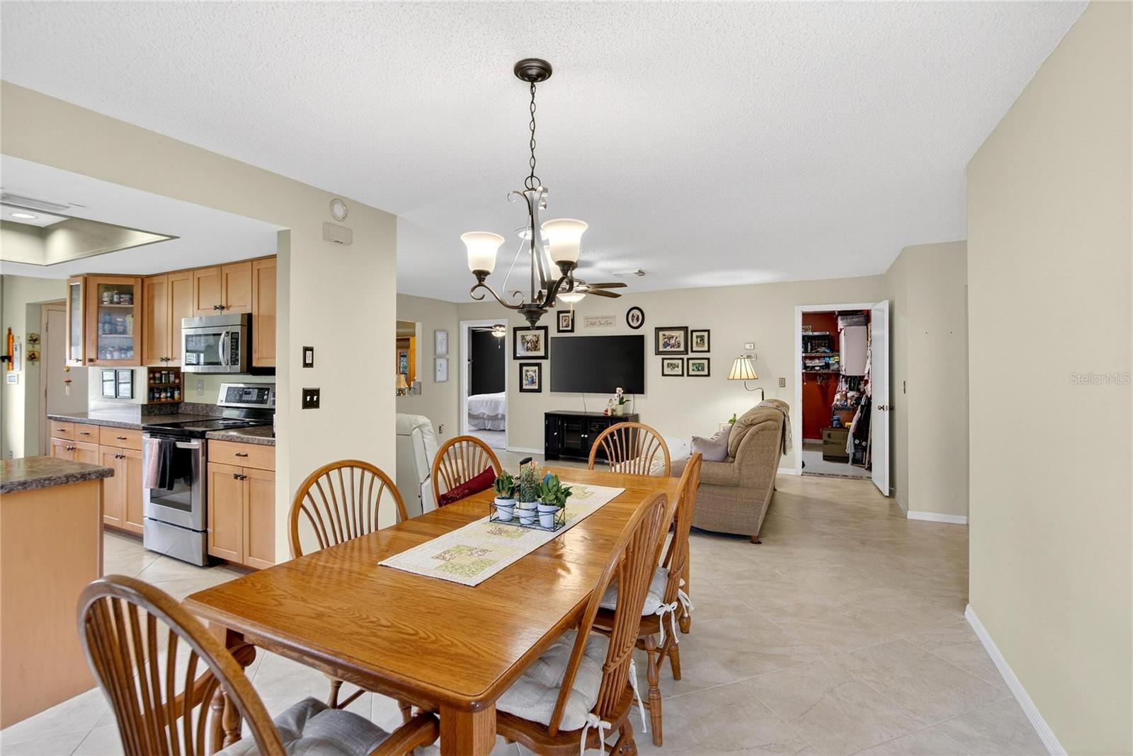 HIGHGATE IV CONDOMINIUM - Residential