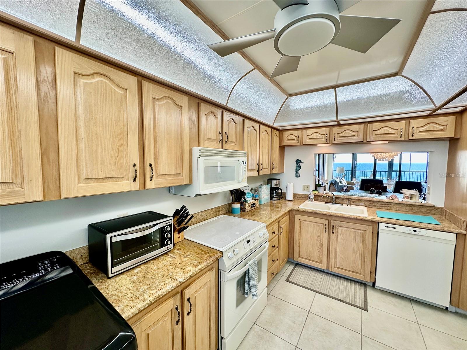 SURFSIDE TOWER CONDO - Residential Lease