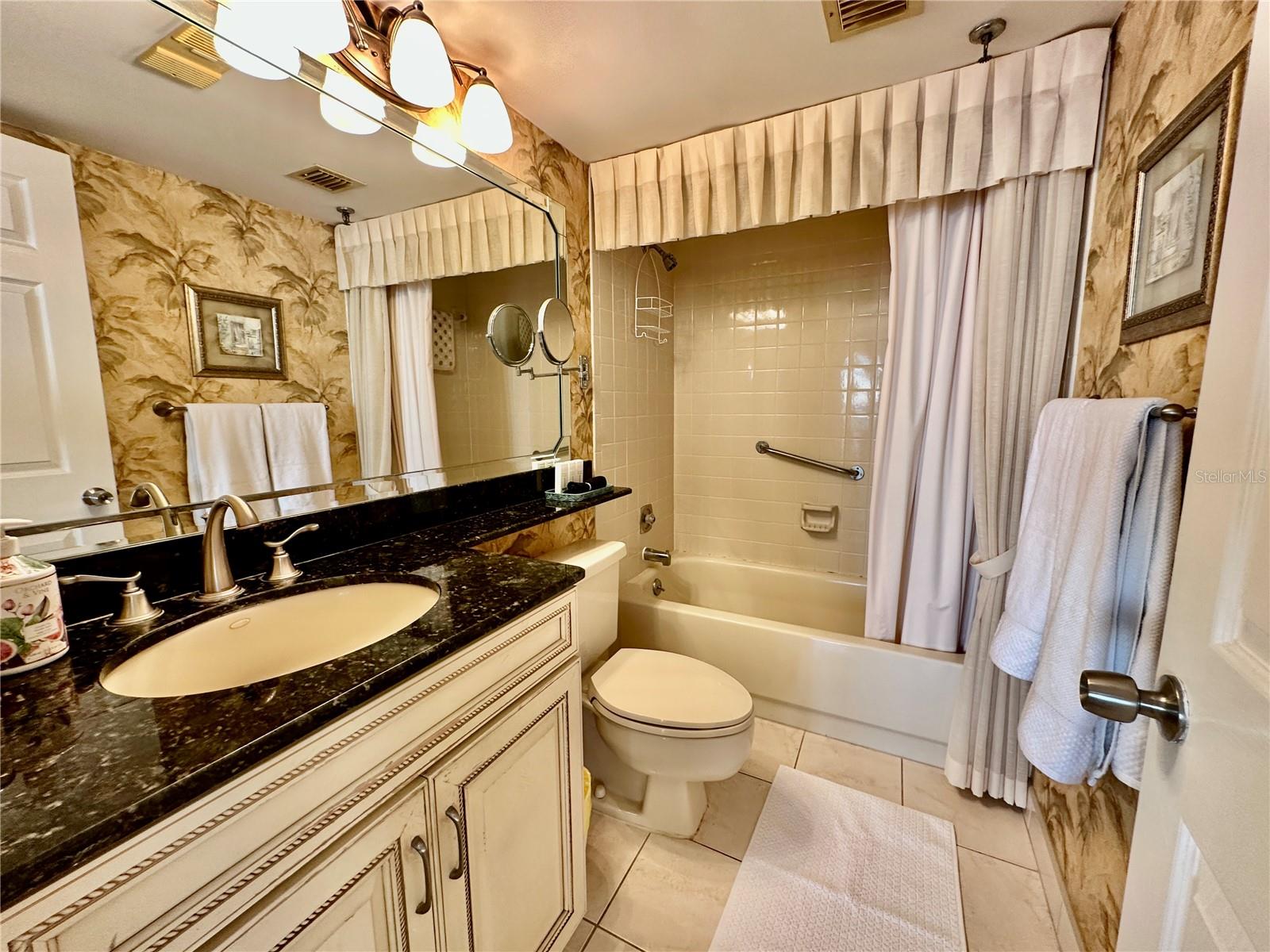 SURFSIDE TOWER CONDO - Residential Lease