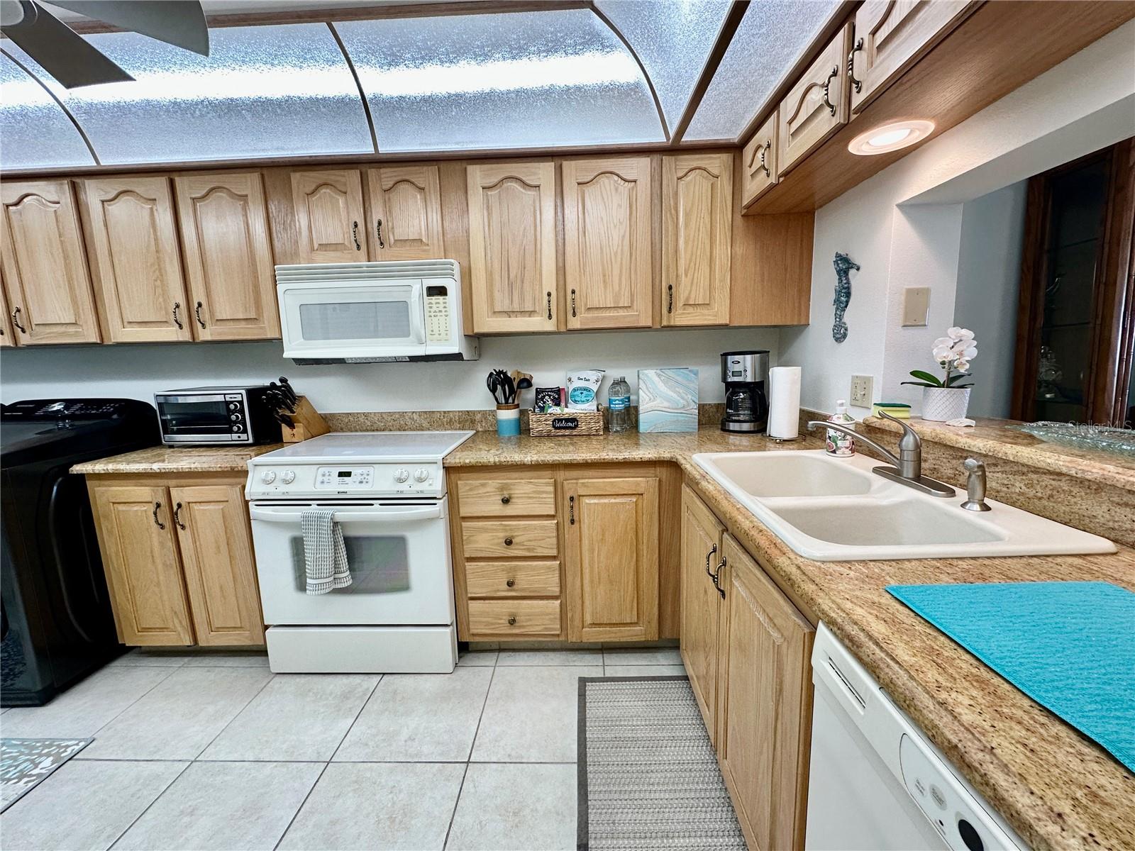 SURFSIDE TOWER CONDO - Residential Lease