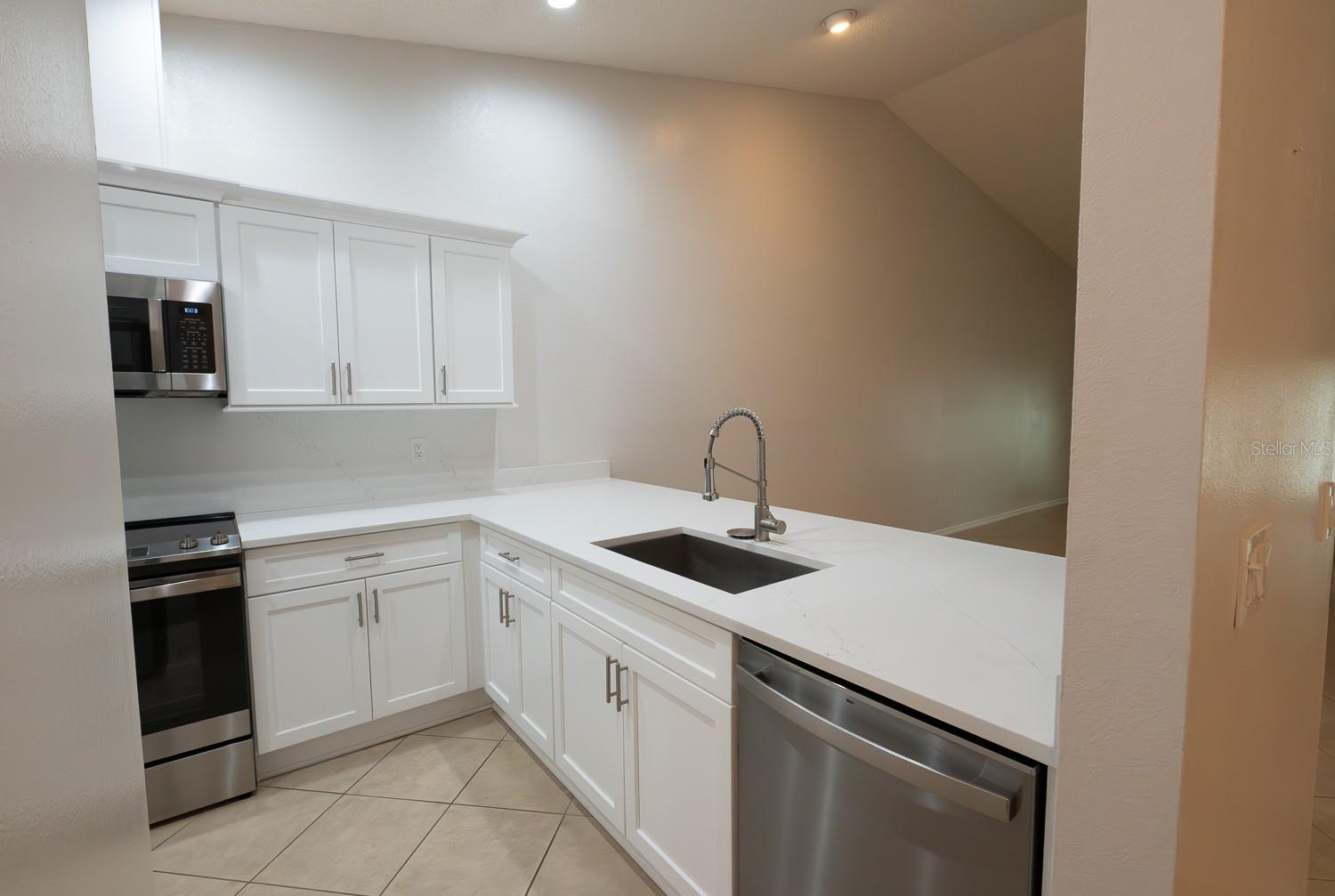 CLUBSIDE VILLAS PH II - Residential