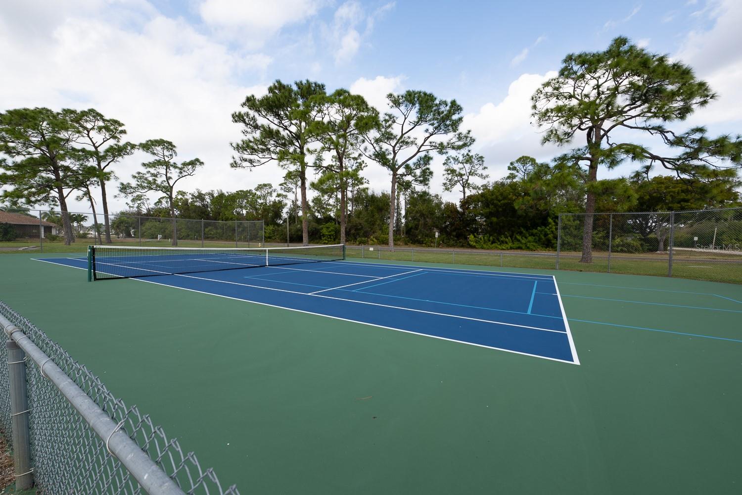 CLUBSIDE VILLAS PH II - Residential