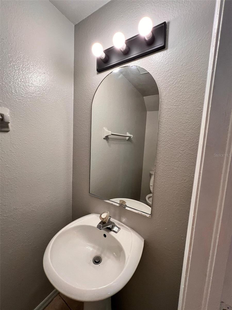 HUNTERS KEY TWNHMS AT NORT - Residential Lease