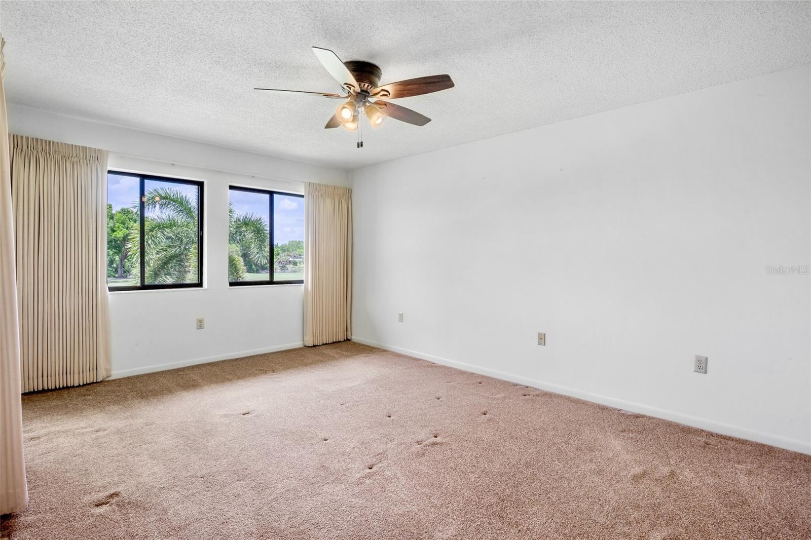 LONGWATER CHASE - Residential