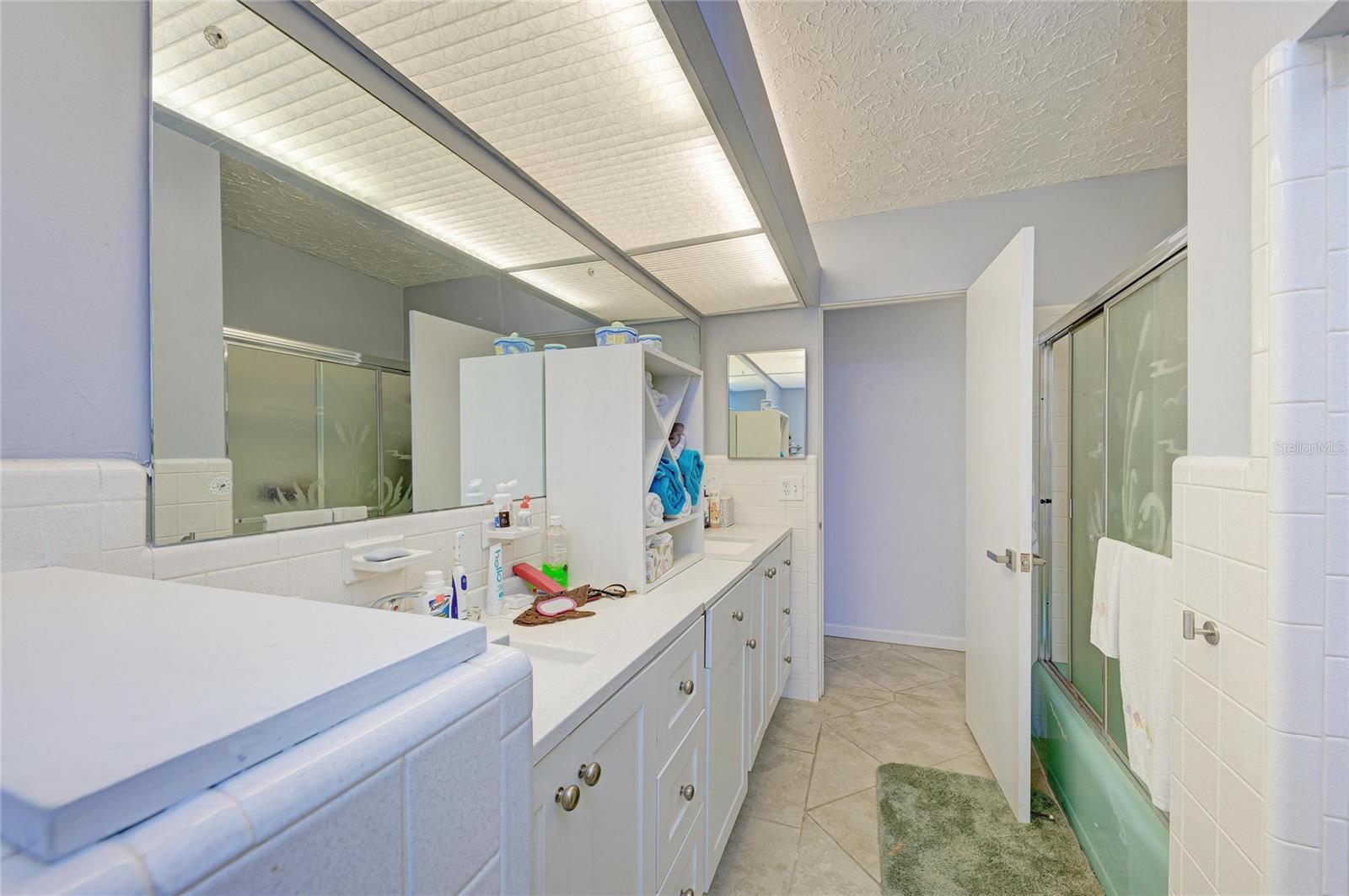 SOUTH GATE - Residential