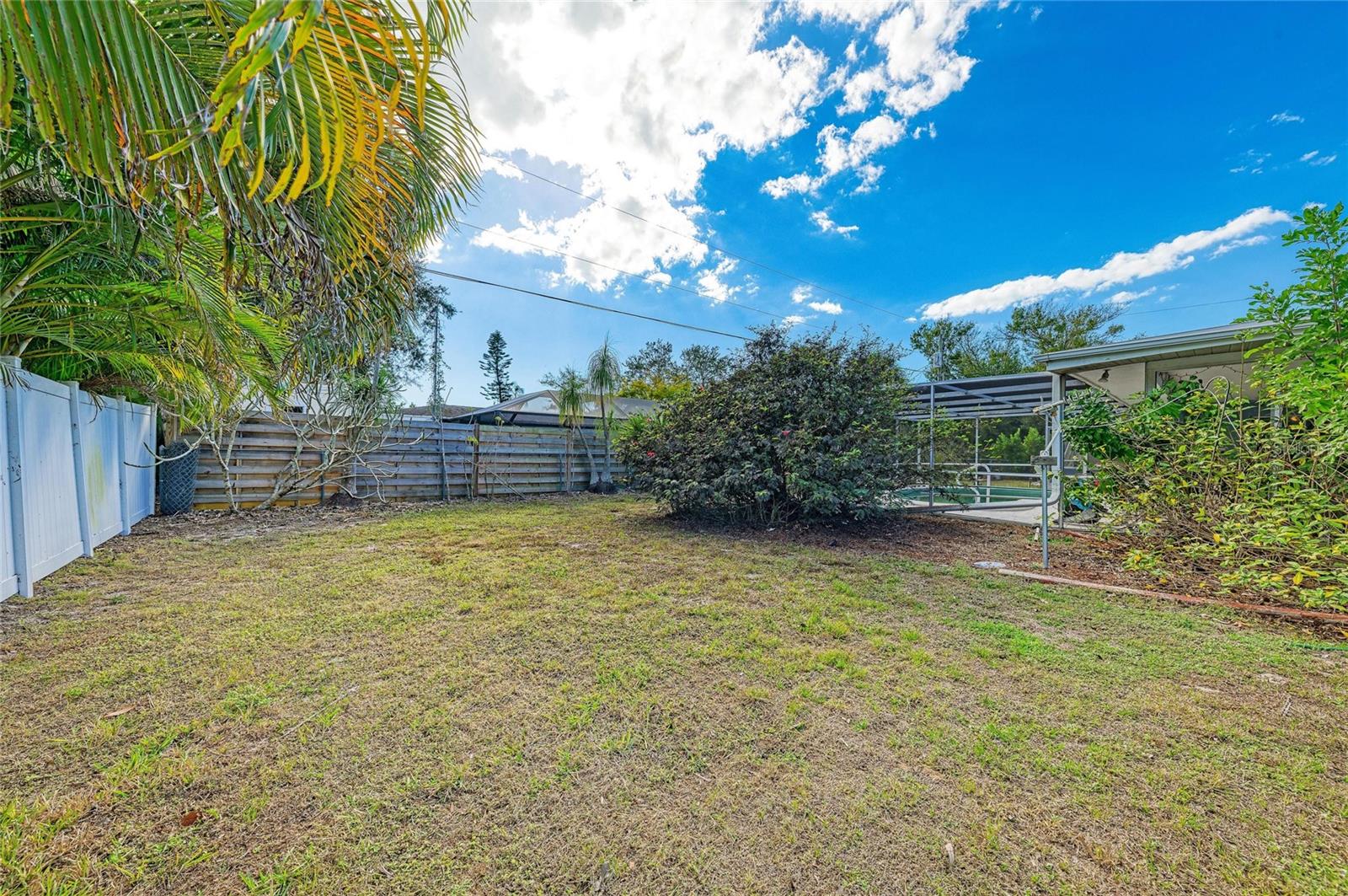 SOUTH GATE - Residential