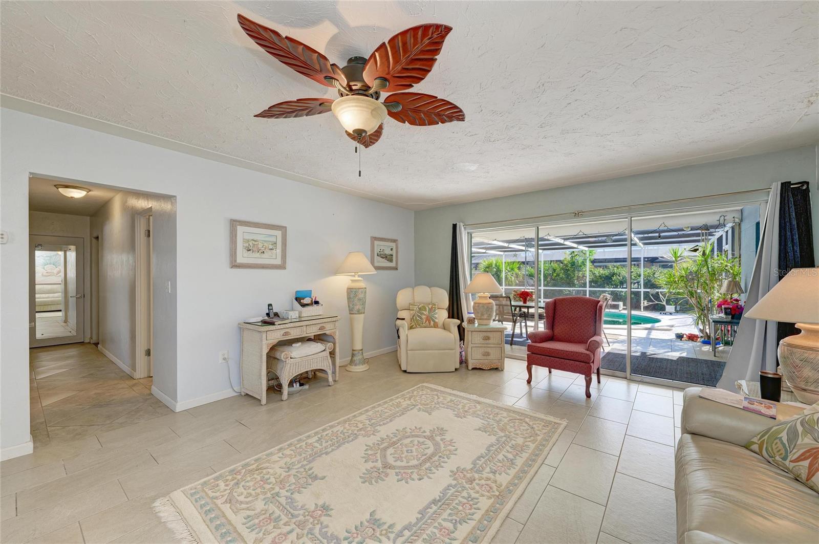 SOUTH GATE - Residential