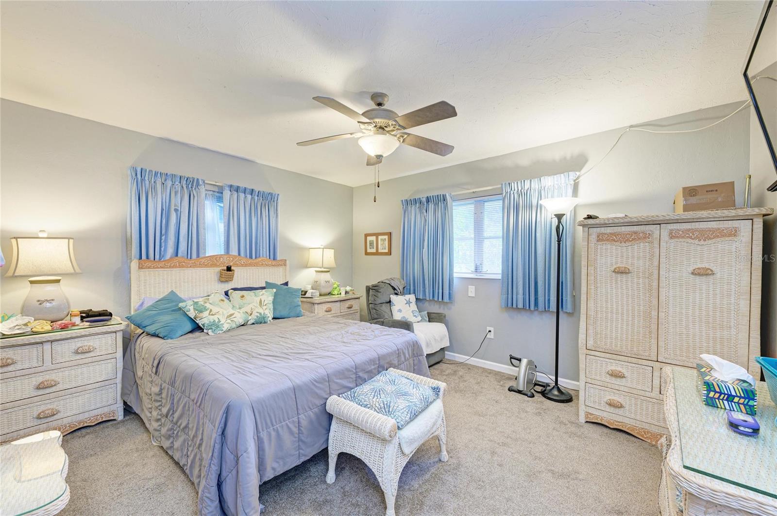 SOUTH GATE - Residential