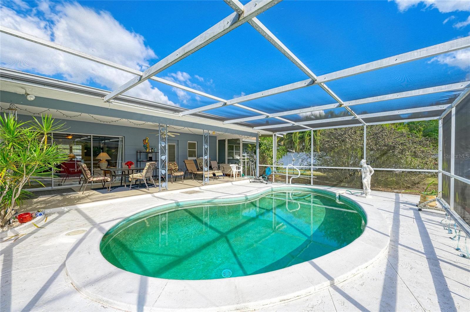 SOUTH GATE - Residential