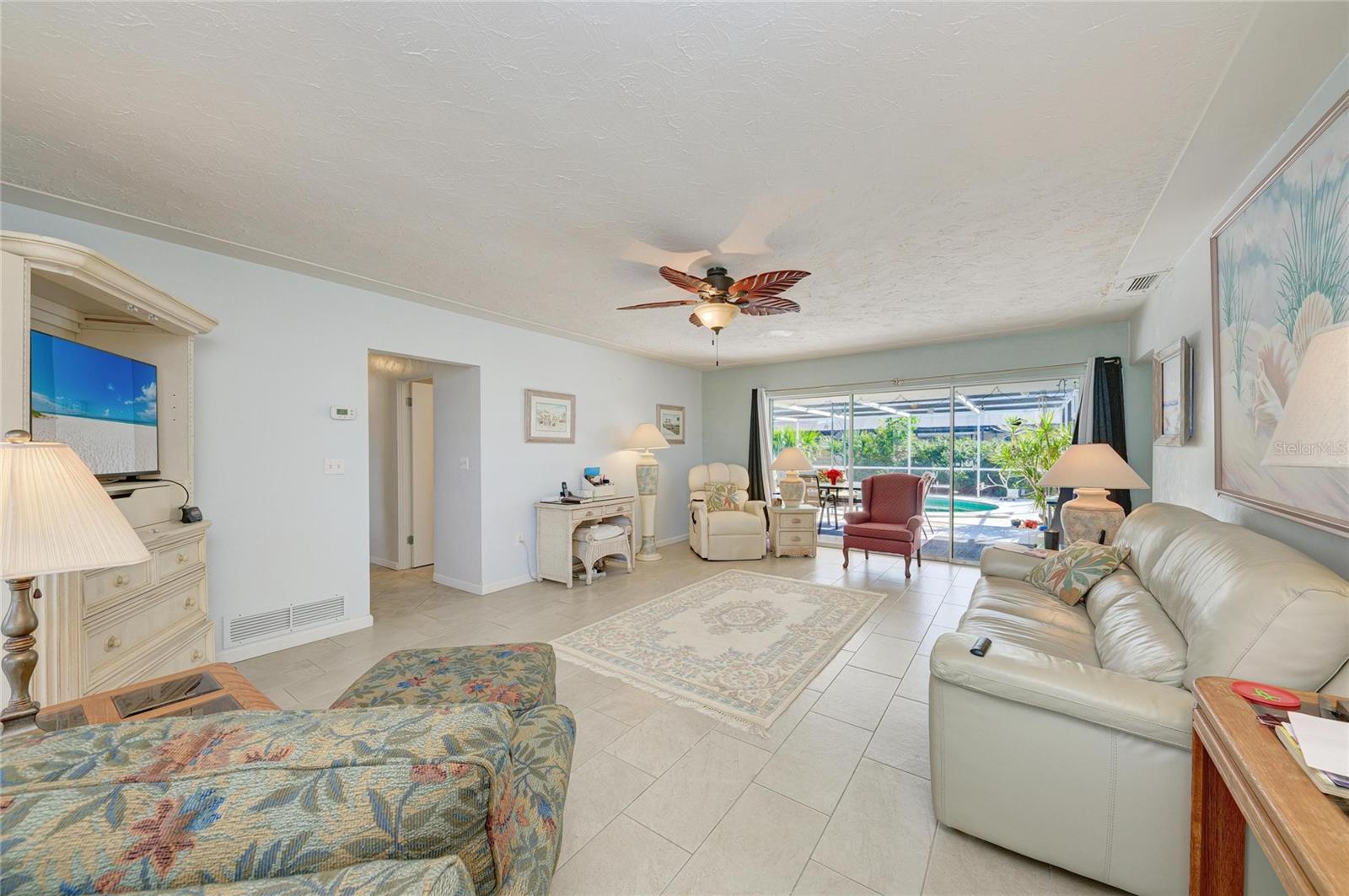 SOUTH GATE - Residential