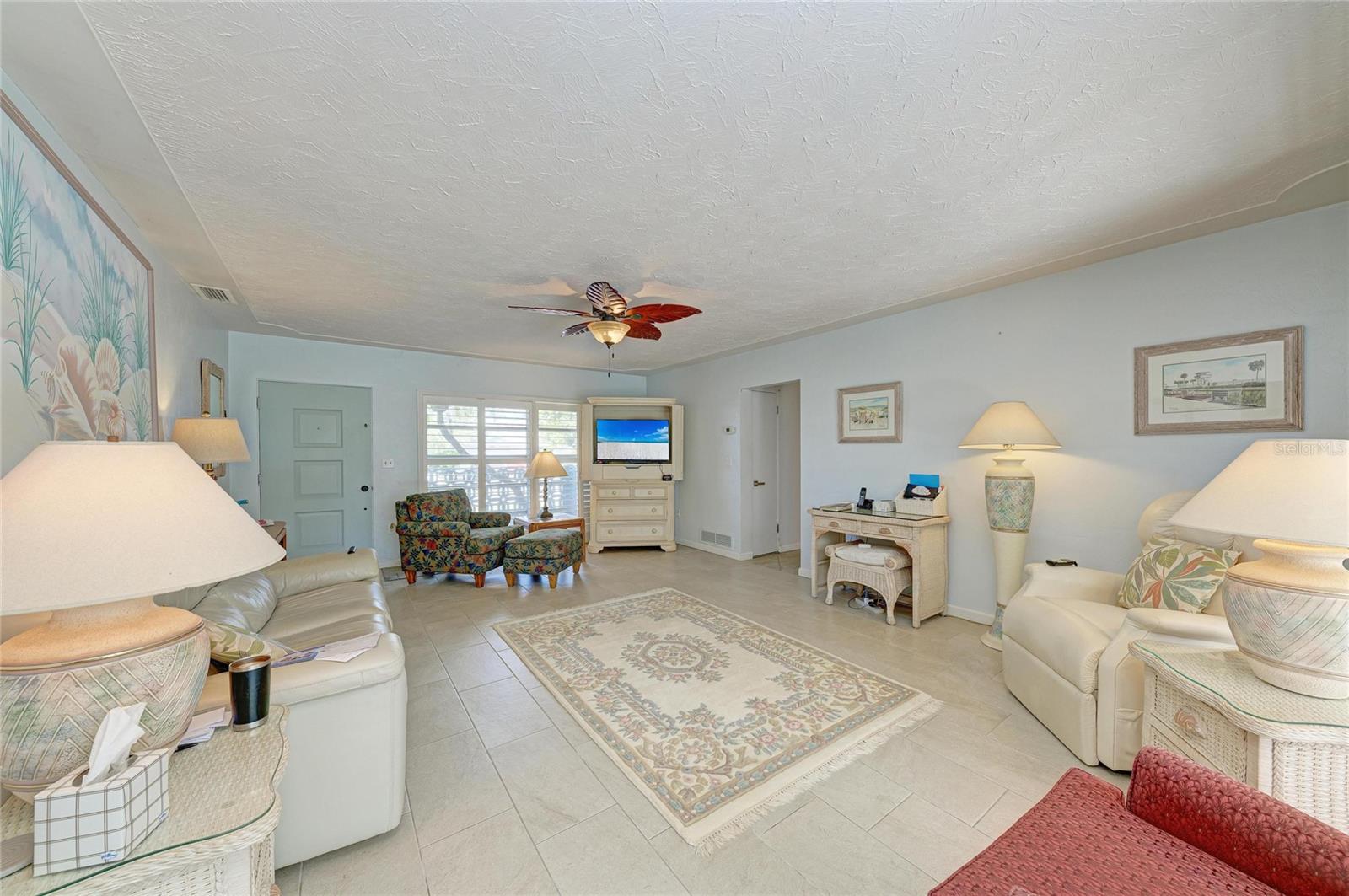 SOUTH GATE - Residential