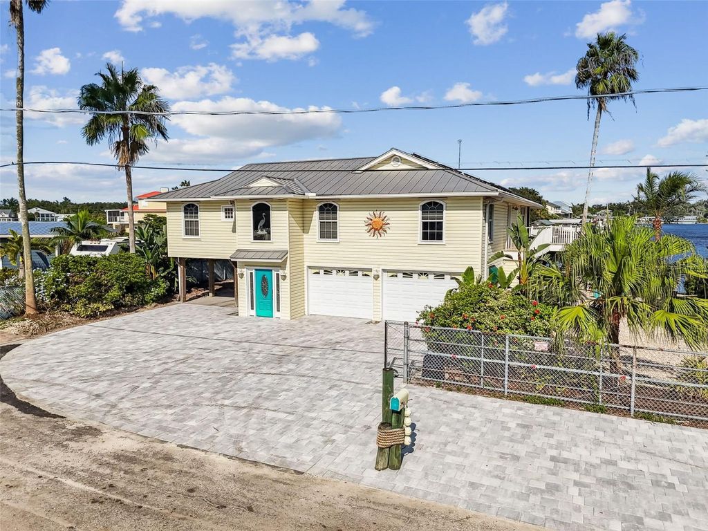 Photo of 9914 Alavista Drive, Gibsonton, FL 33534 (MLS # TB8430799)