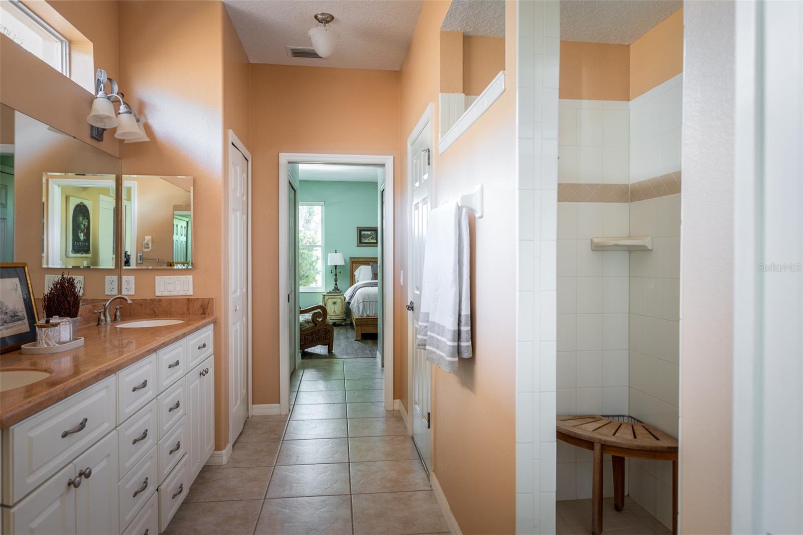 ROYAL HIGHLANDS PH 02-B LT 1317 PB 50 PG - Residential