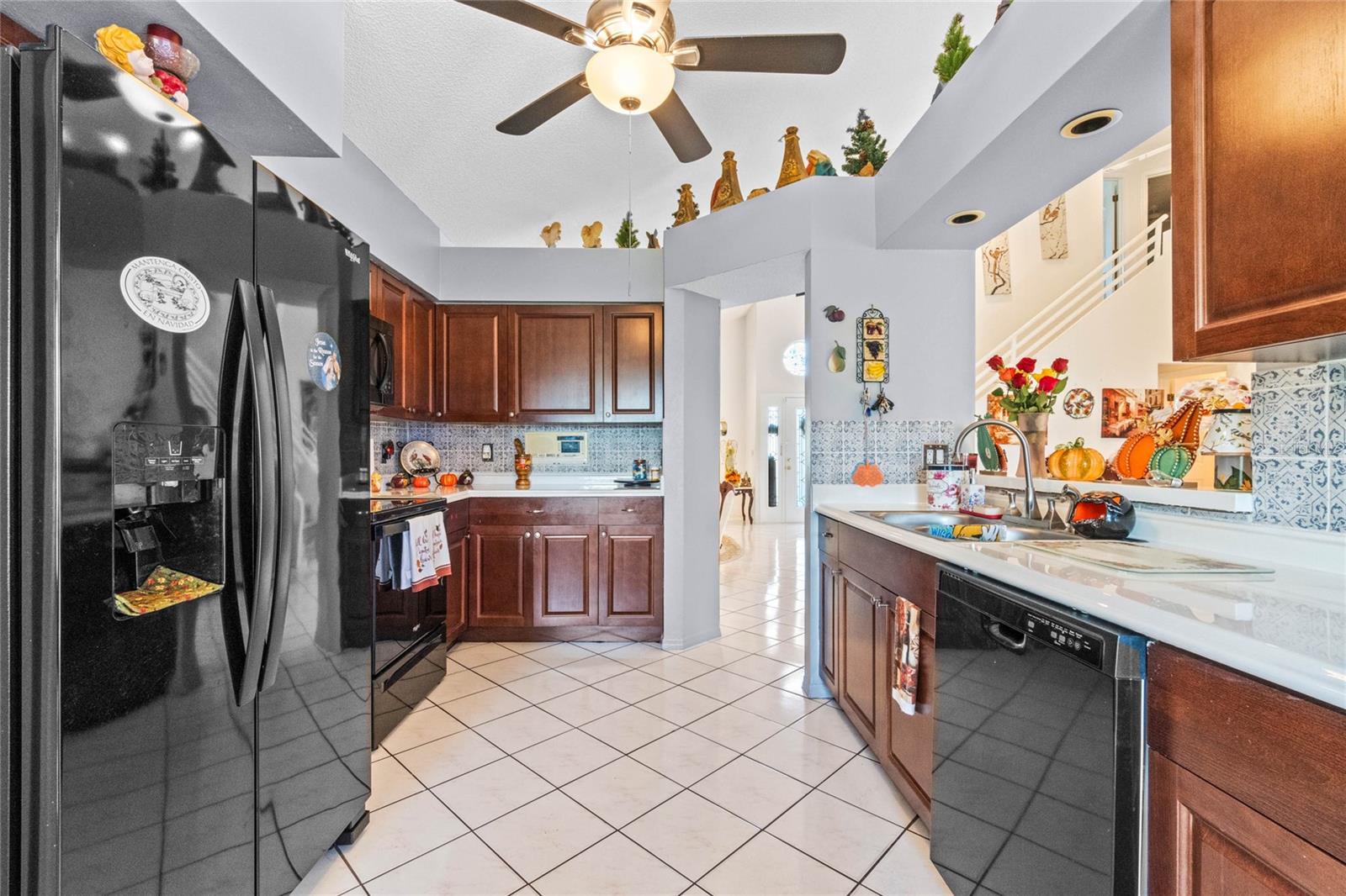 2713 CHATHAM CIRCLE