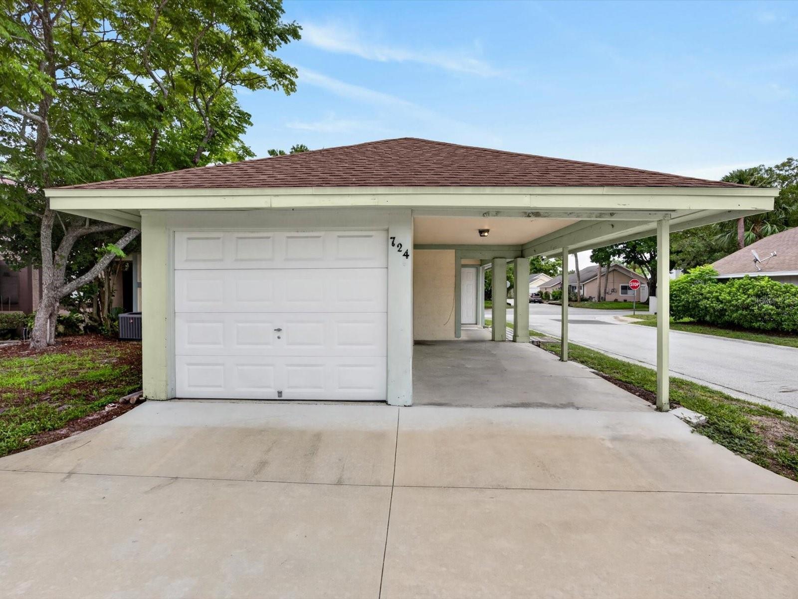 724 LAKESIDE DRIVE