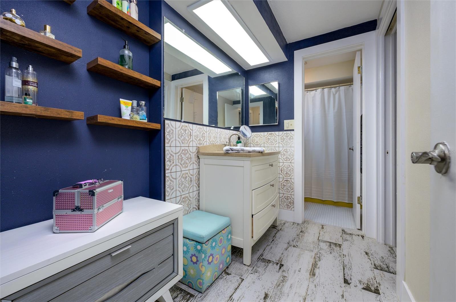 FOREST HILLS - Residential