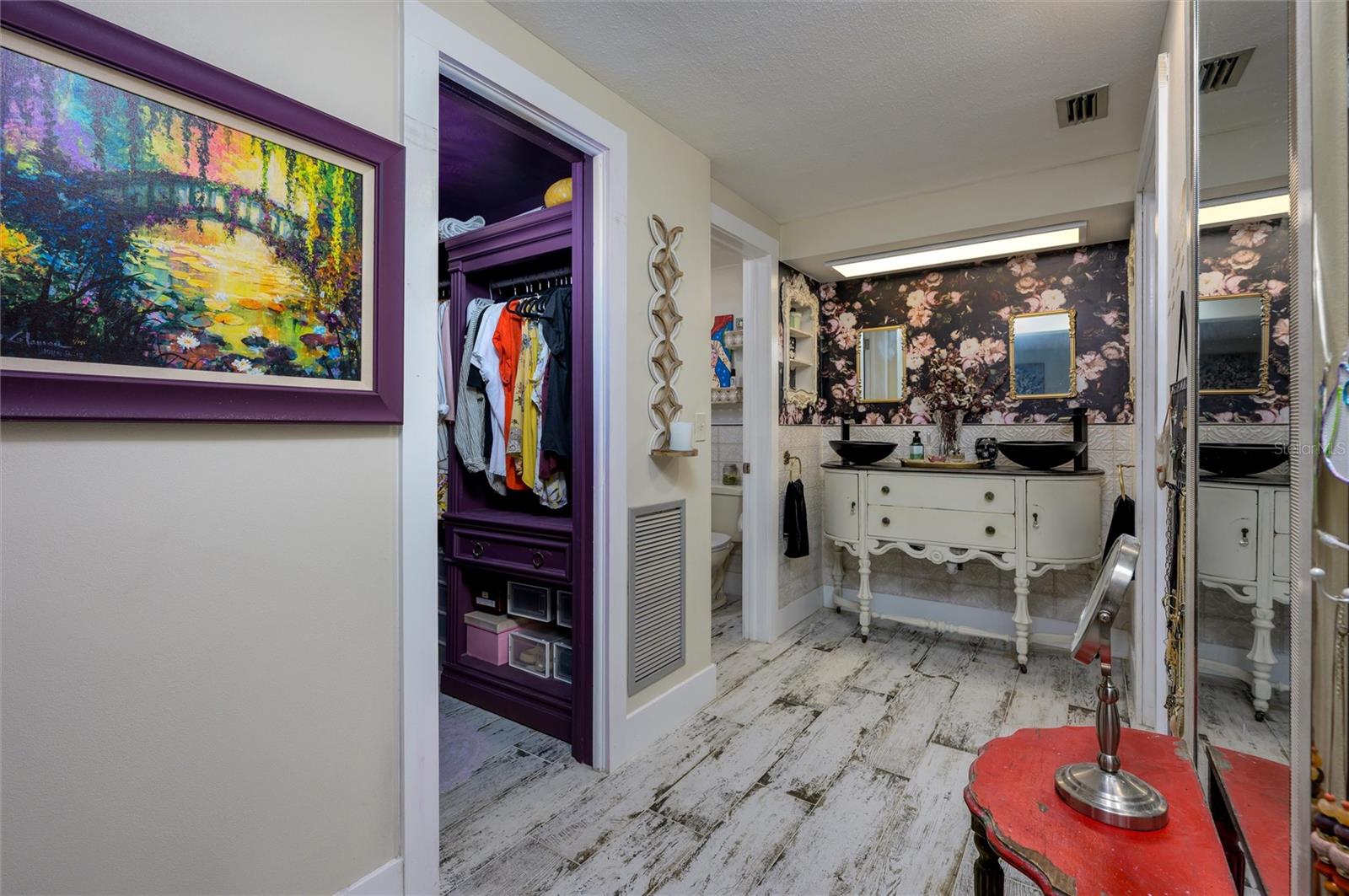 FOREST HILLS - Residential