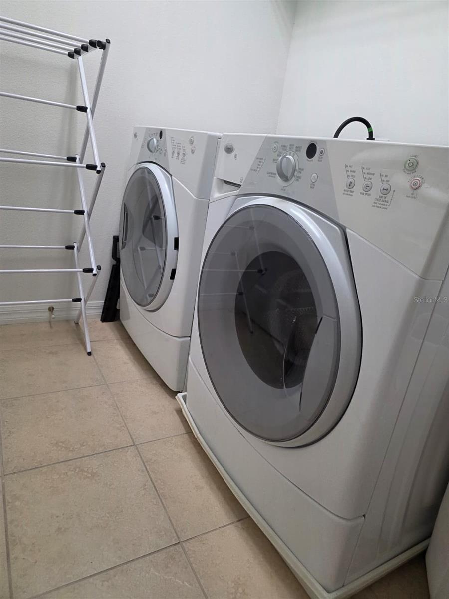 COMPASS BAY UNIT 1 - Residential Lease