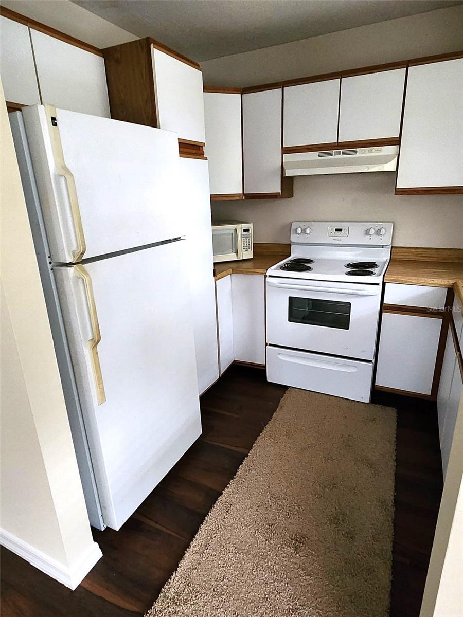 PASADENA ON THE GULF SEC C - Residential Lease