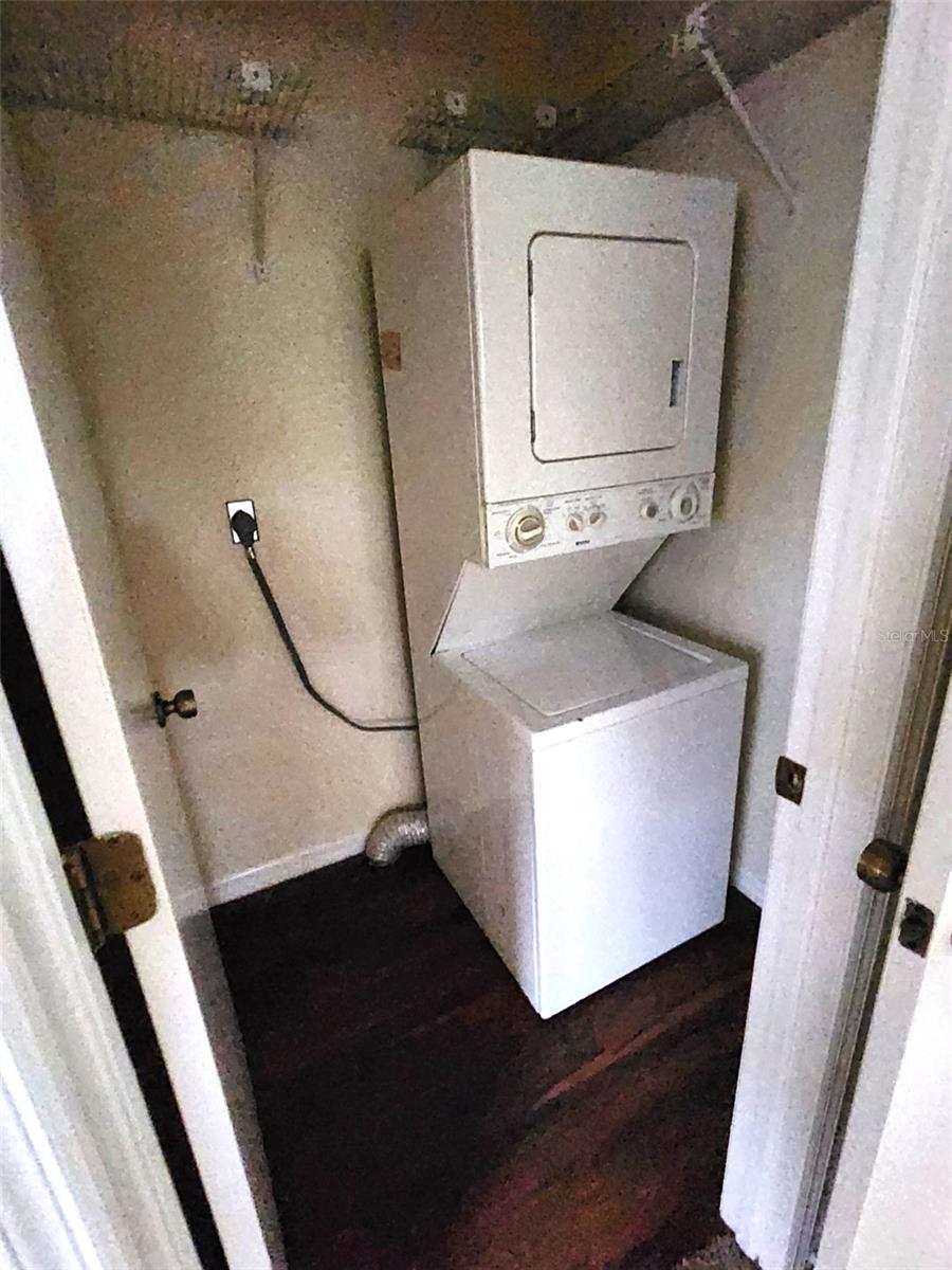 PASADENA ON THE GULF SEC C - Residential Lease