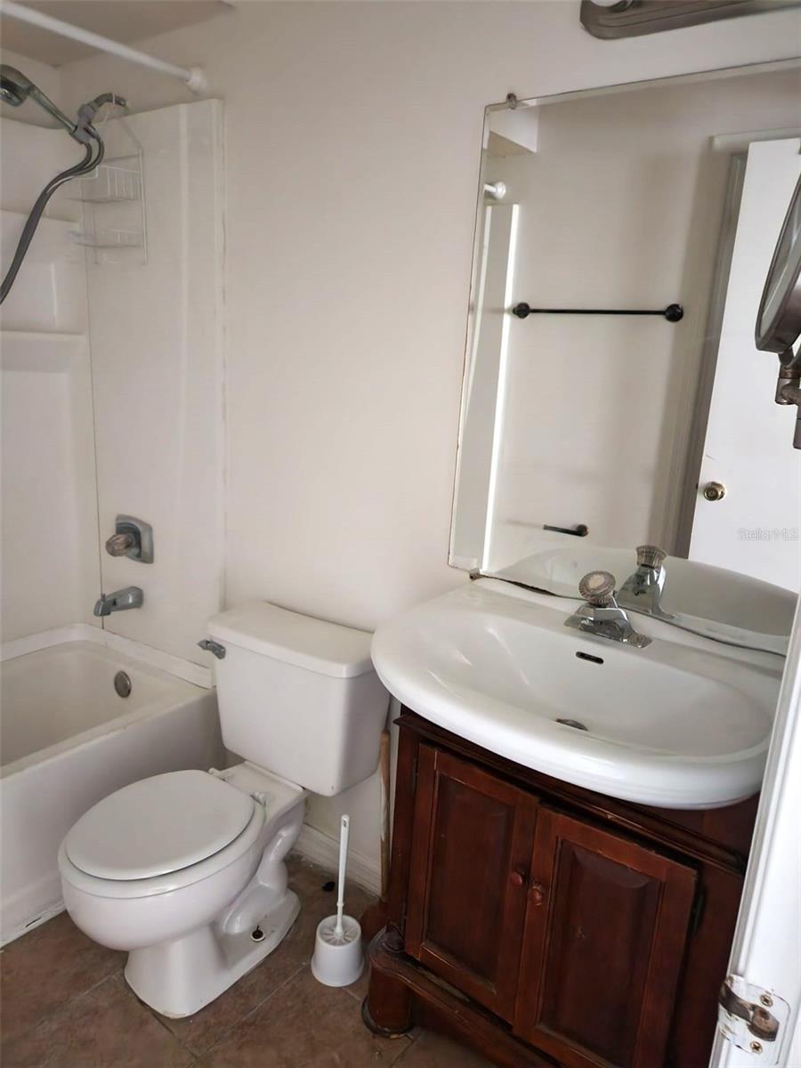 PASADENA ON THE GULF SEC C - Residential Lease