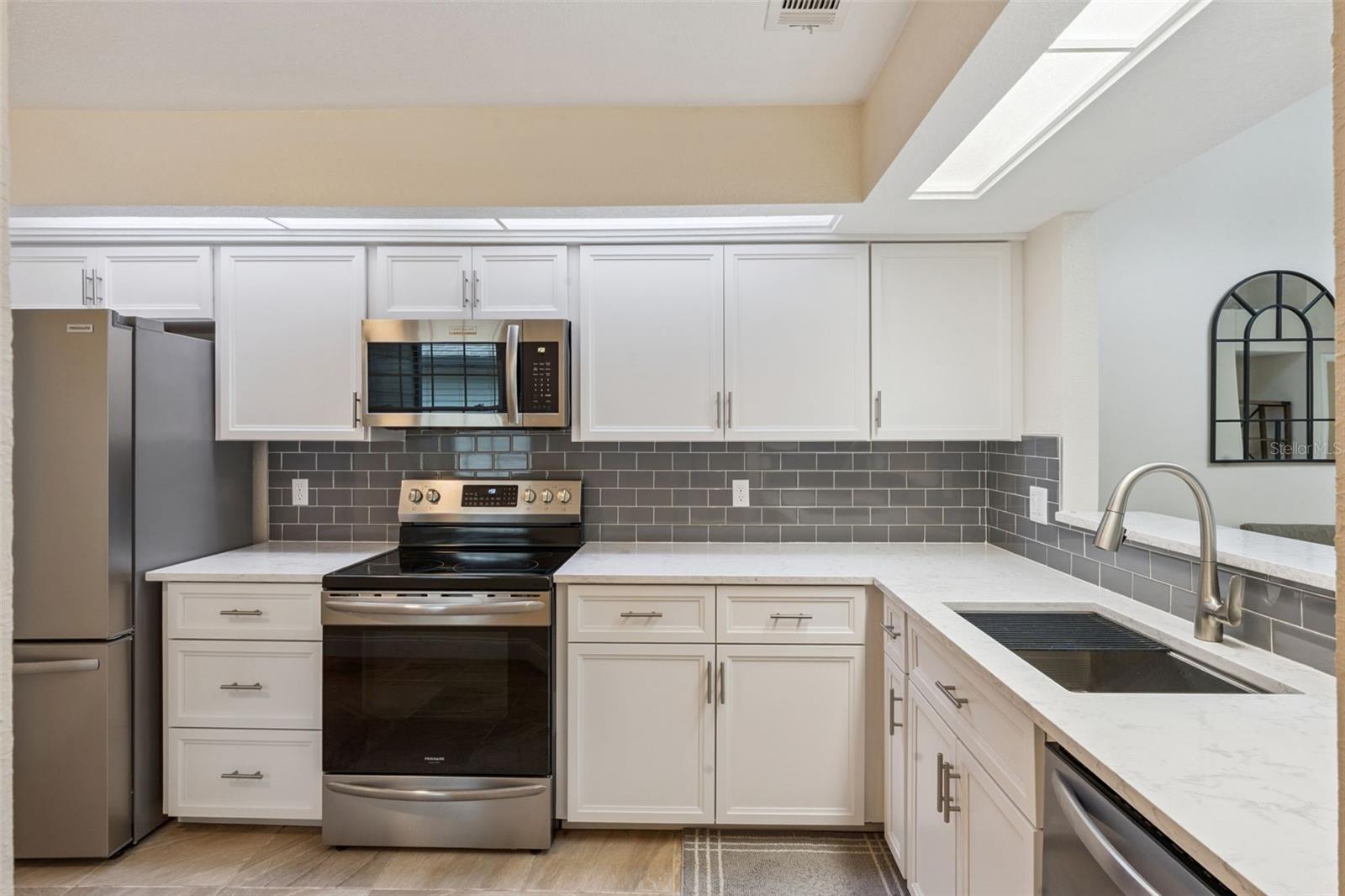 WOODBRIDGE AT COUNTRY CREEK - Residential