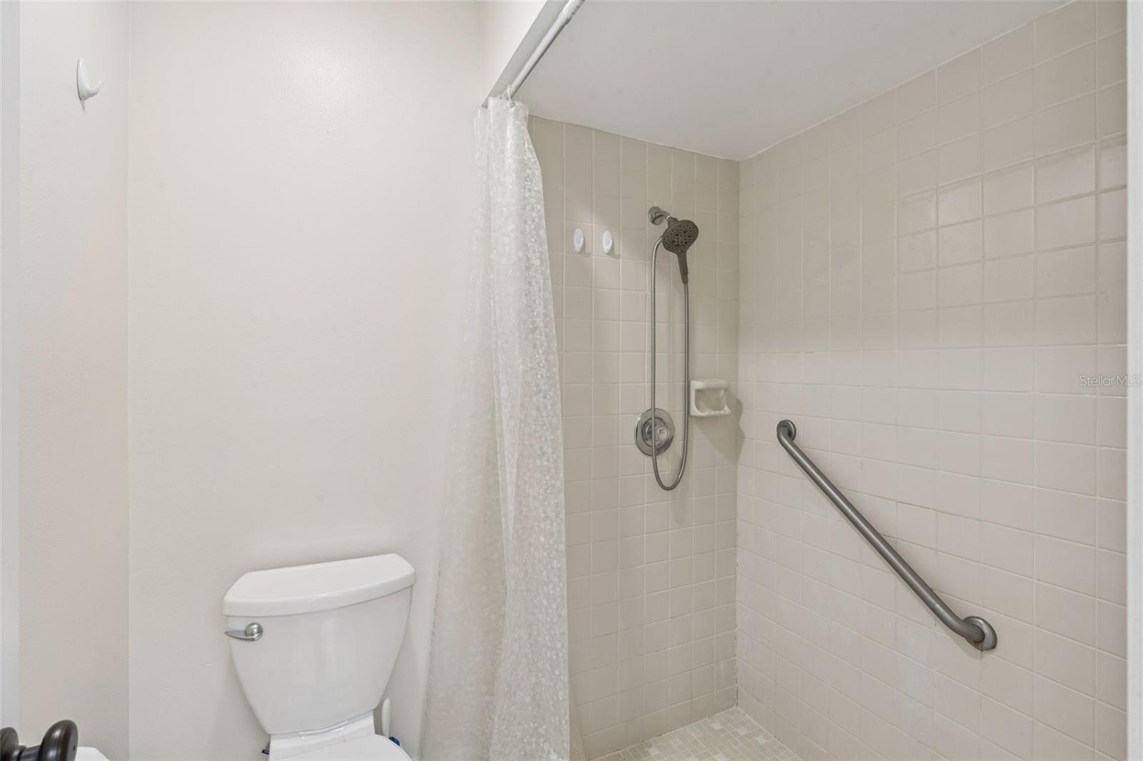 WOODBRIDGE AT COUNTRY CREEK - Residential