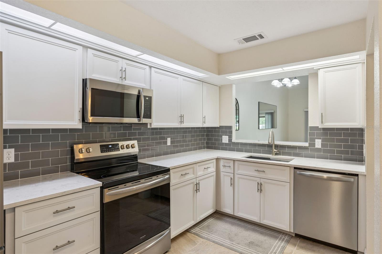 WOODBRIDGE AT COUNTRY CREEK - Residential