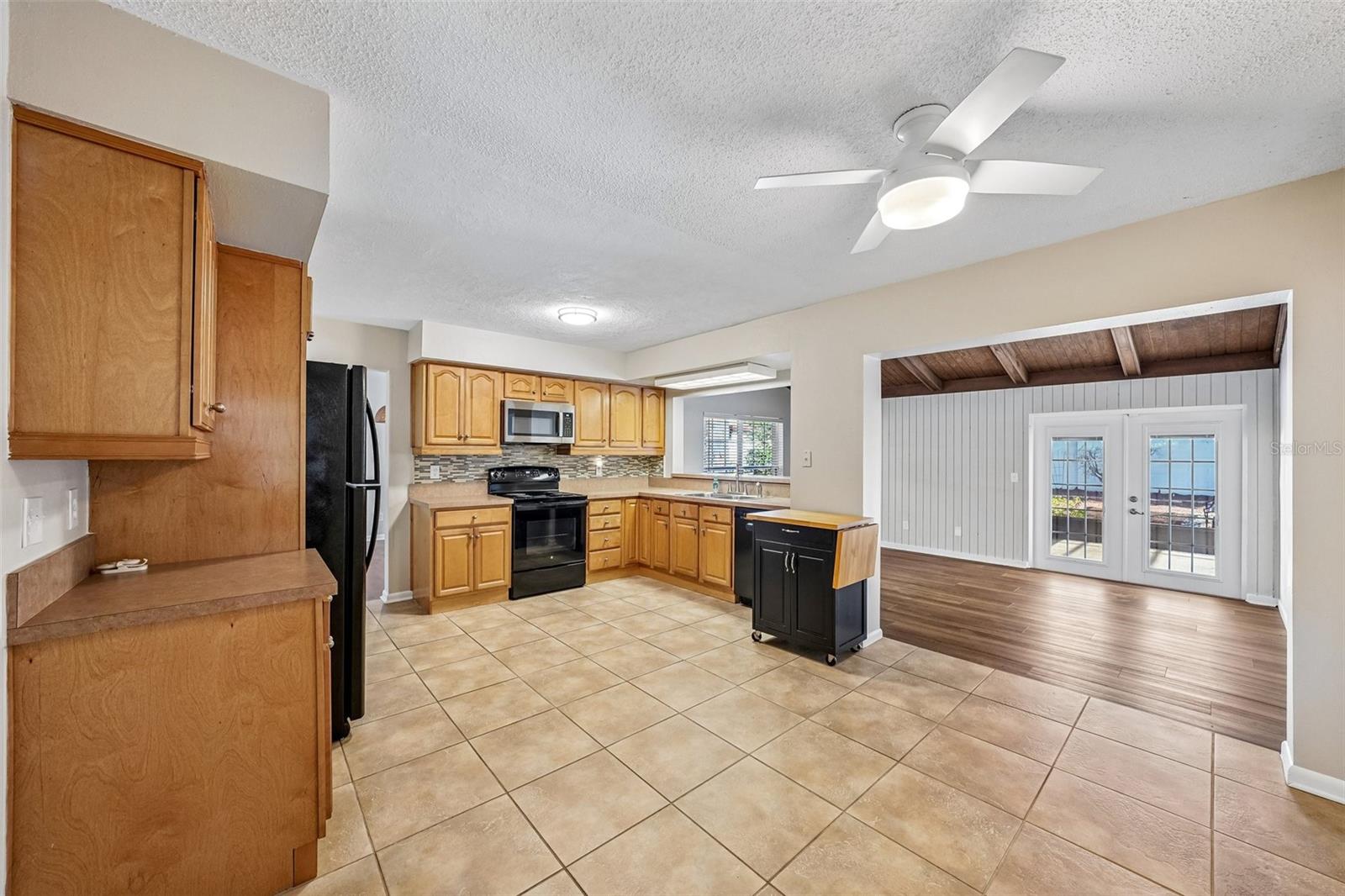 TOWNN COUNTRY PARK SC 9 UN 13A - Residential