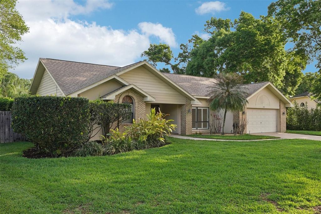 Photo of 1604 Palace Court, Valrico, FL 33594 (MLS # TB8476890)