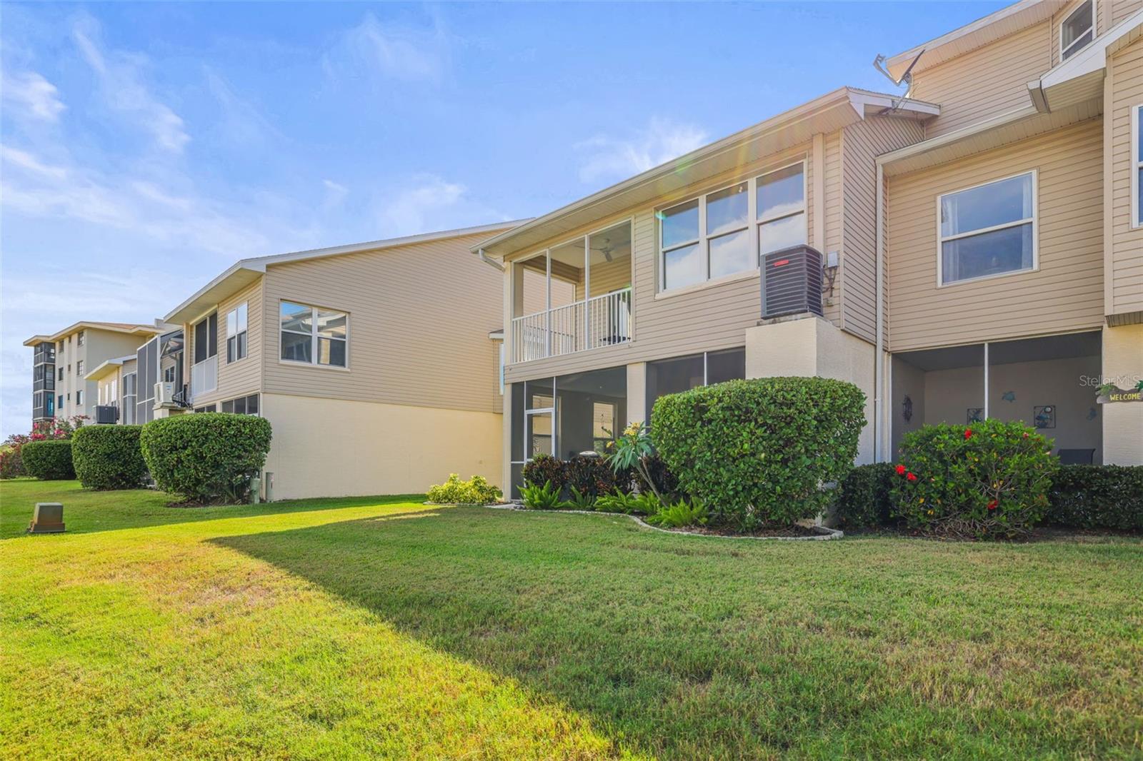 TWNHMS BY GULF SAND PEBBLE PRCL 06 - Residential