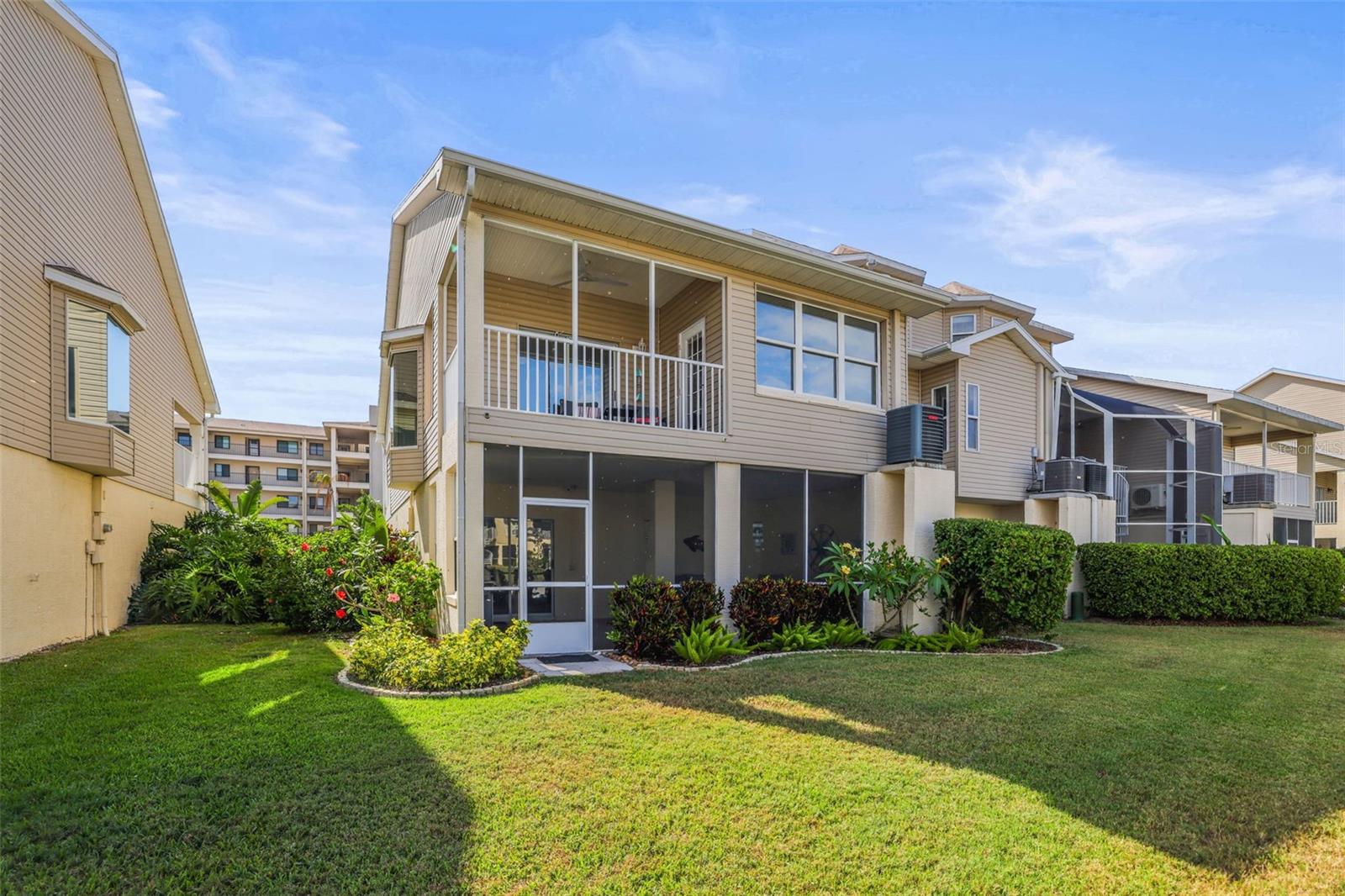 TWNHMS BY GULF SAND PEBBLE PRCL 06 - Residential