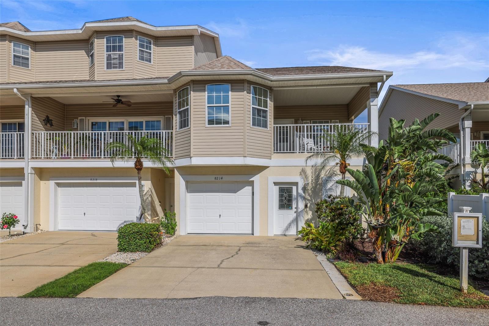 TWNHMS BY GULF SAND PEBBLE PRCL 06 - Residential