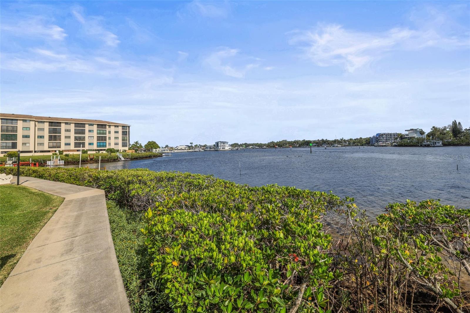 TWNHMS BY GULF SAND PEBBLE PRCL 06 - Residential