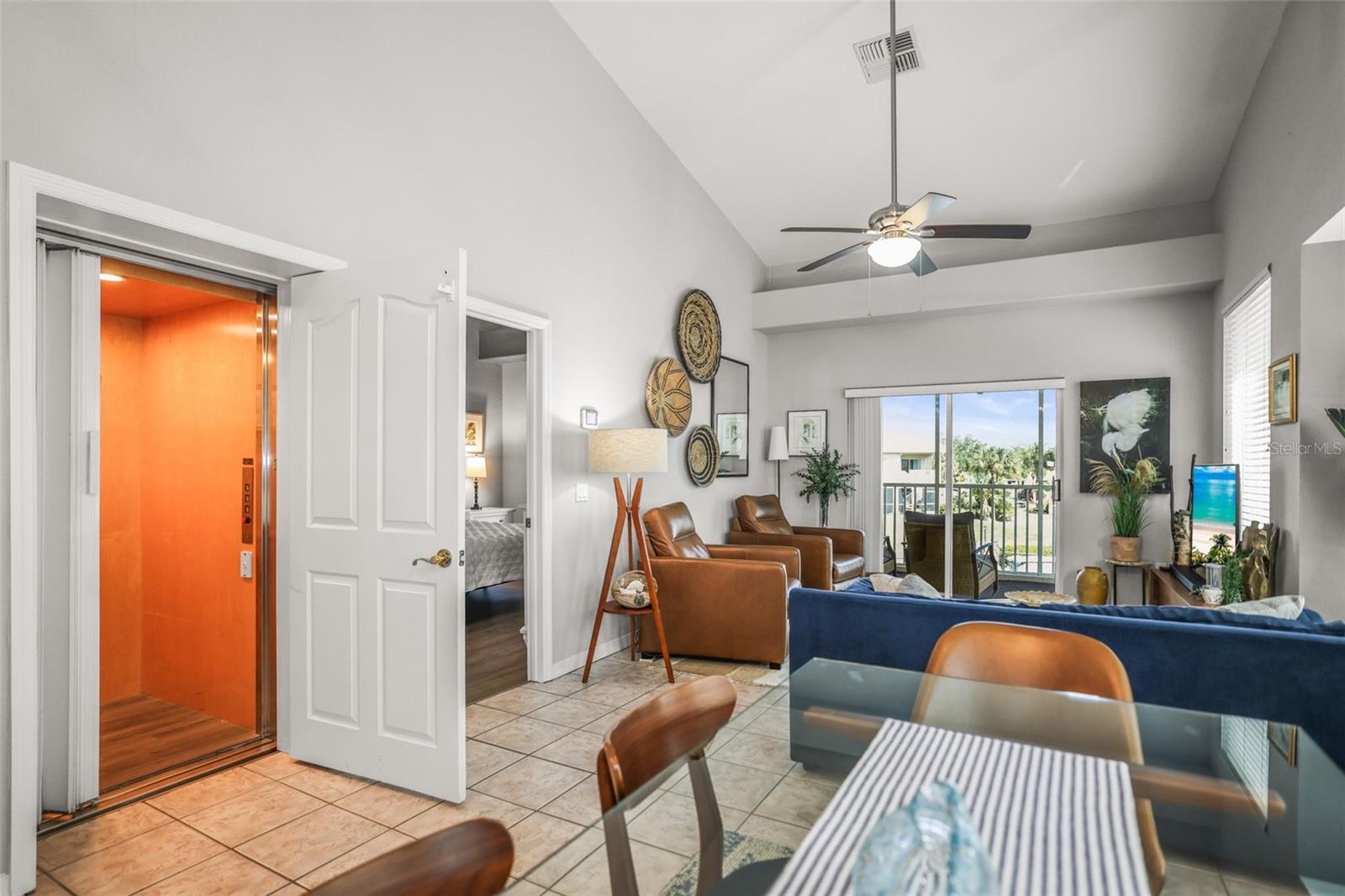 TWNHMS BY GULF SAND PEBBLE PRCL 06 - Residential