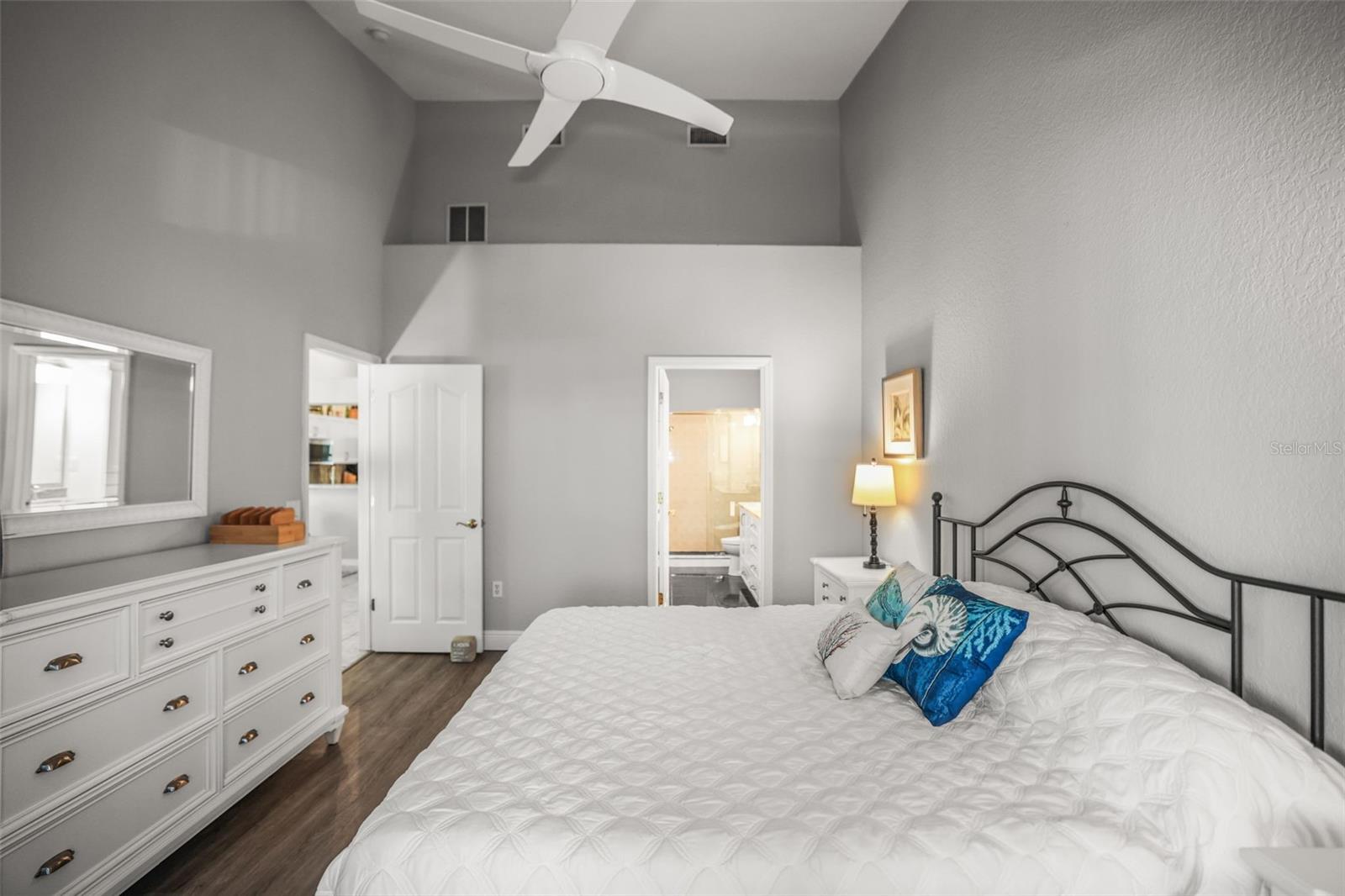 TWNHMS BY GULF SAND PEBBLE PRCL 06 - Residential
